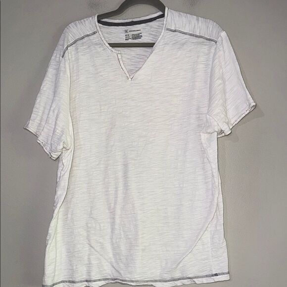 INC International Concepts White V-Neck Short Sleeve Tee - Picture 1 of 10